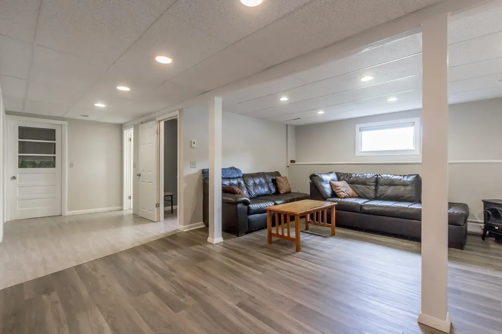 4 Swale Lane Lewiston ME 04240