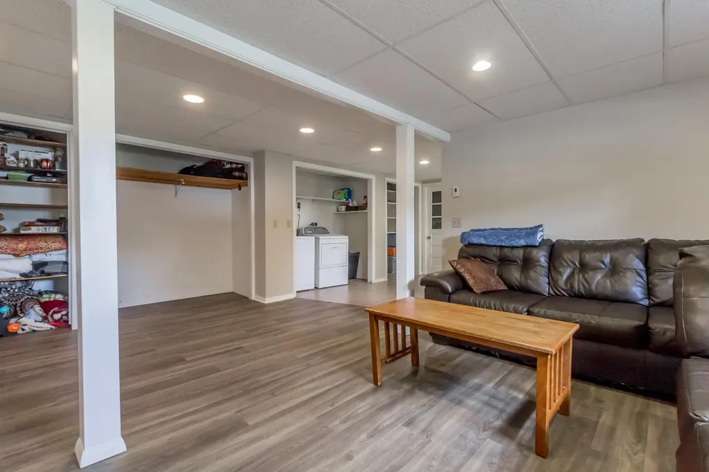 4 Swale Lane Lewiston ME 04240