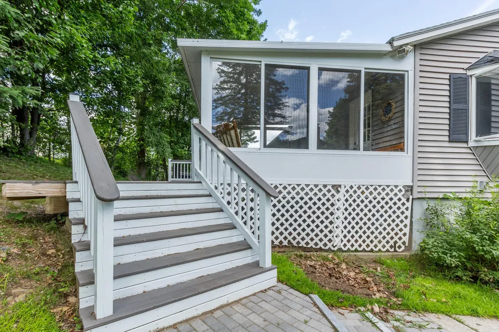 4 Swale Lane Lewiston ME 04240