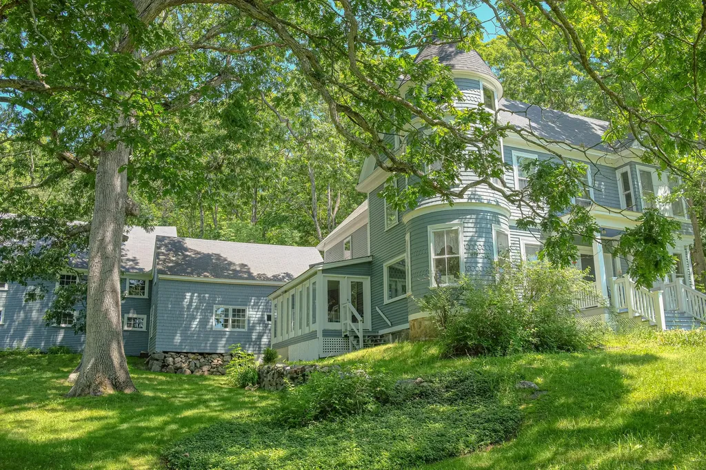 256 Oak Hill Road Auburn ME 04210