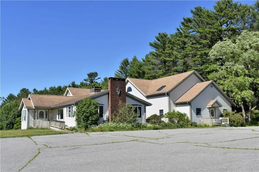 161 Gardiner Road Wiscasset ME 04578