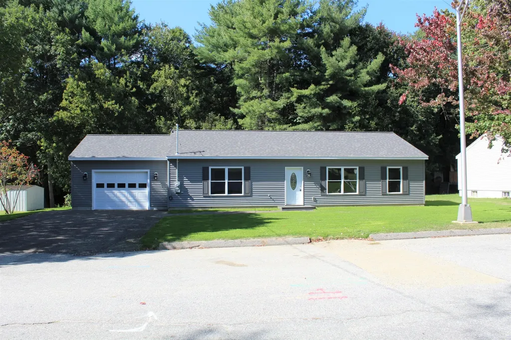8 Saint Jerome Street Lewiston ME 04240