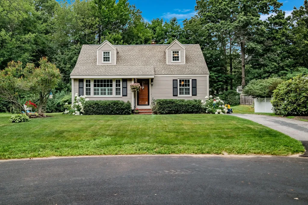 15 Pinebrook Lane Portland ME 04102