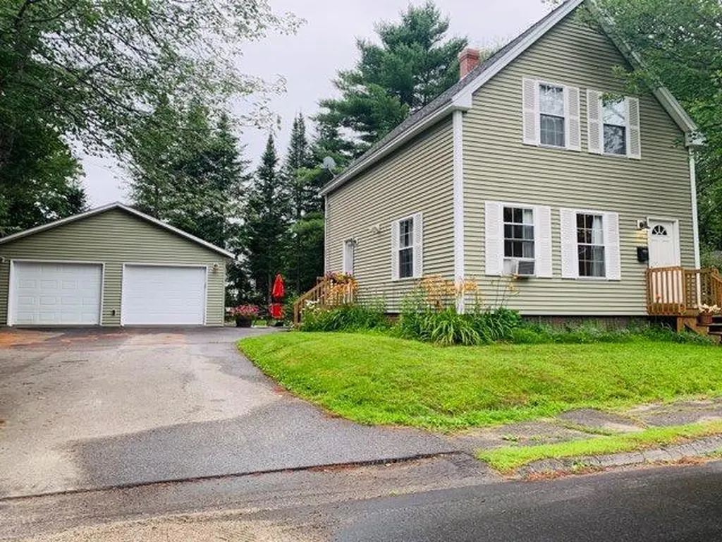 14 Spring Street Lisbon ME 04250