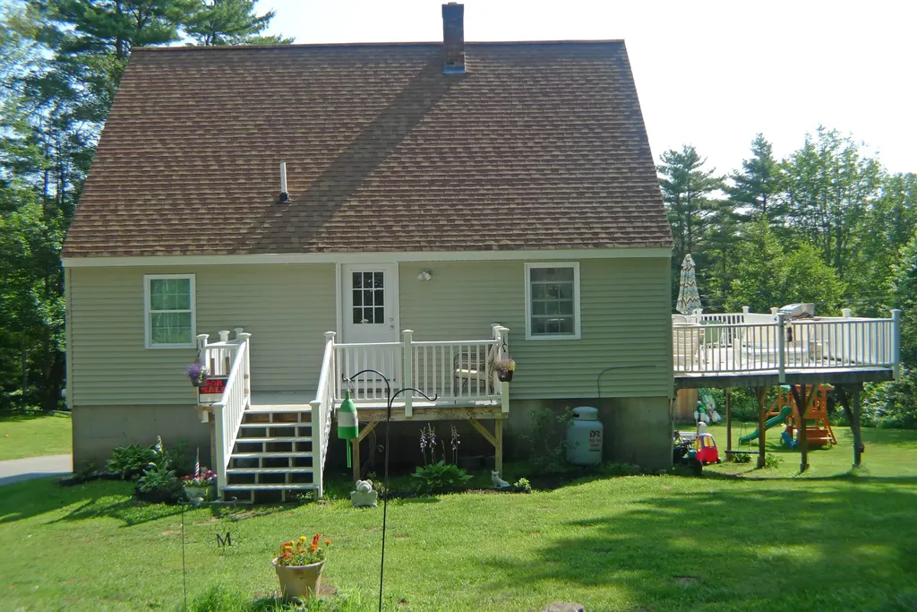 30 Jason Circle Boothbay ME 04537