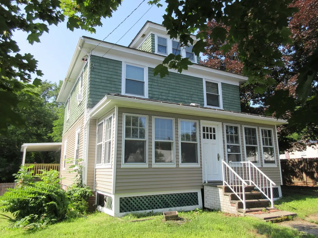 869 Sabattus Street Lewiston ME 04240