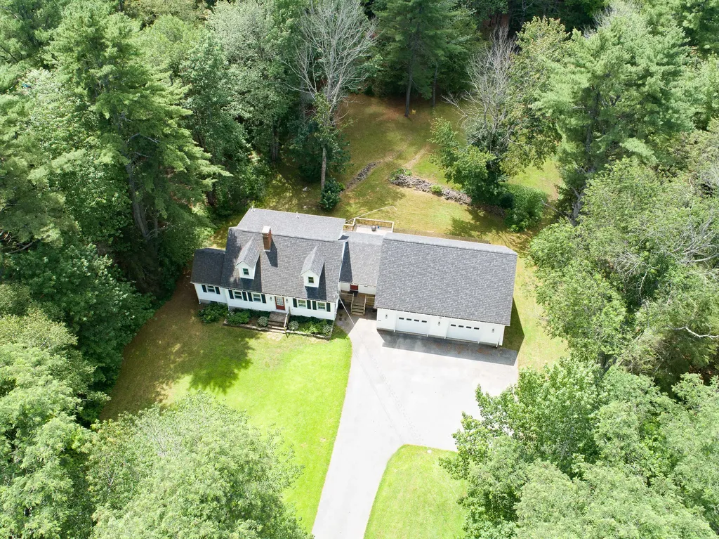 389 Levenseller Road Holden ME 04429