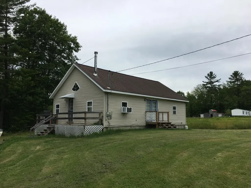 9 Mckenzie Circle Norridgewock ME 04957
