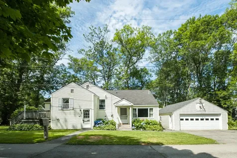 1 Spring Lane Eliot ME 03903