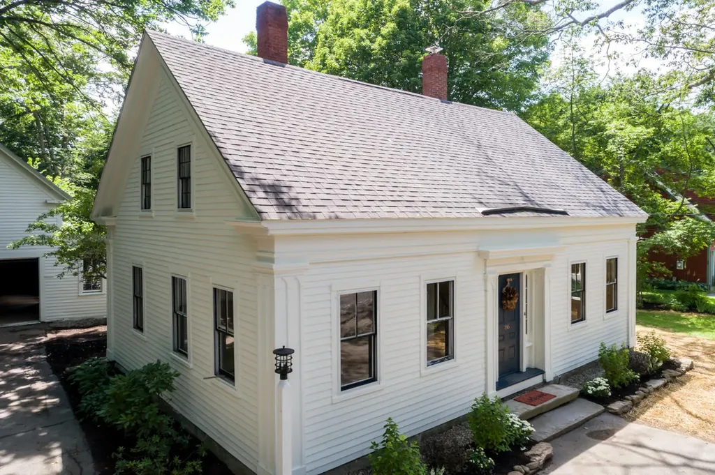 86 Bow Street Freeport ME 04032
