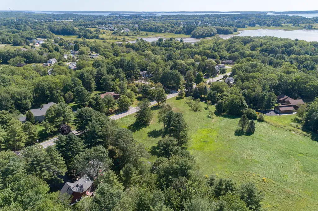 20 Merrill Road Falmouth ME 04105
