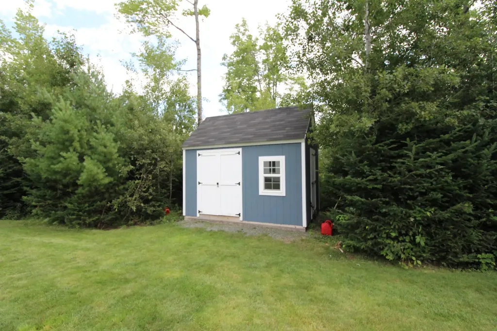 41 Madison Drive Levant ME 04456