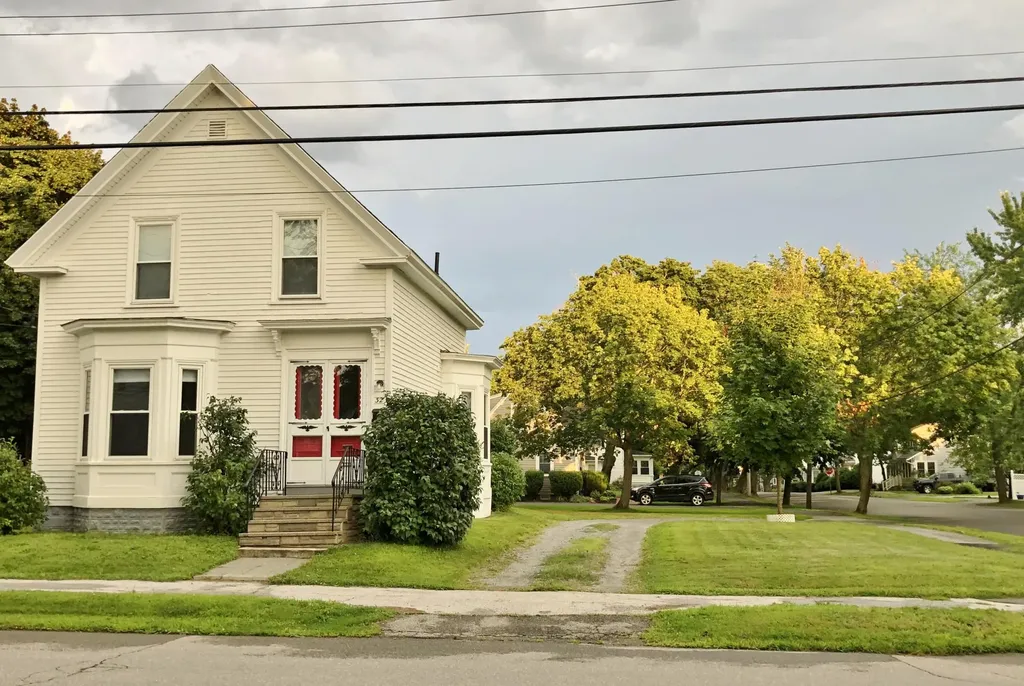 32 Webster Avenue Bangor ME 04401
