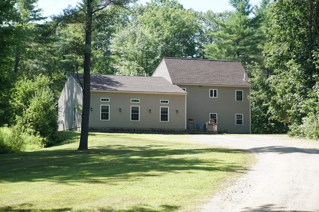 13 Amos Court Lewiston ME 04240