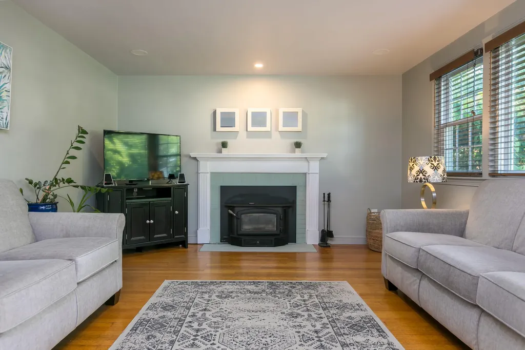 287 Ludlow Street Portland ME 04102
