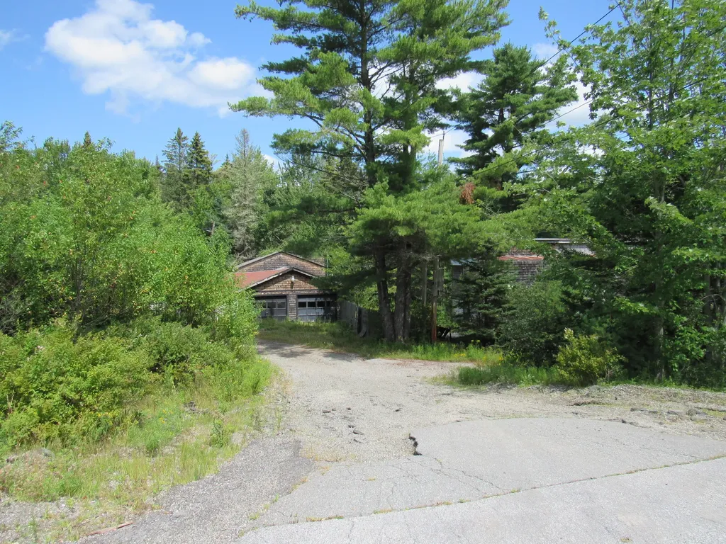 1218 Us Highway 1 Hancock ME 04640