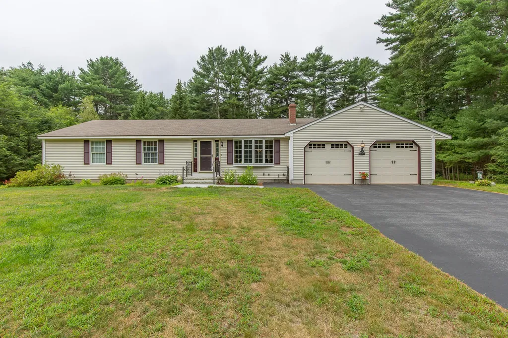 12 Jeanne Drive Topsham ME 04086
