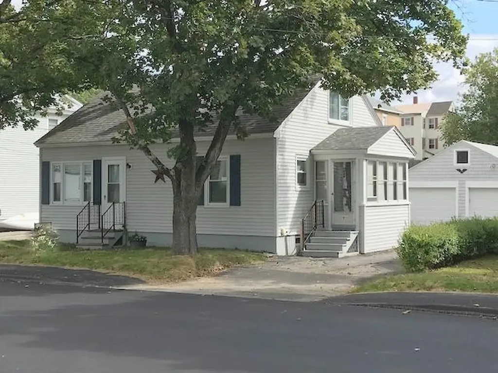 7 Hallowell Street Winslow ME 04901
