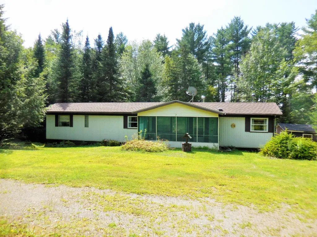 132 Pratt Road Newport ME 04953
