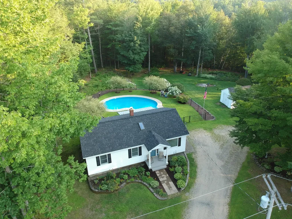 86 Sunset Avenue Wilton ME 04294