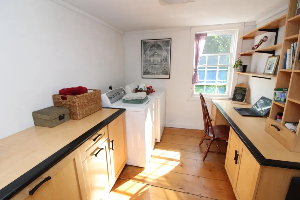 33 Pond Street Orono ME 04473