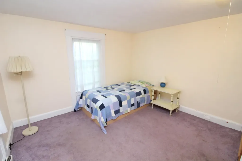 33 Pond Street Orono ME 04473