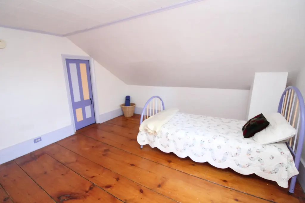 33 Pond Street Orono ME 04473