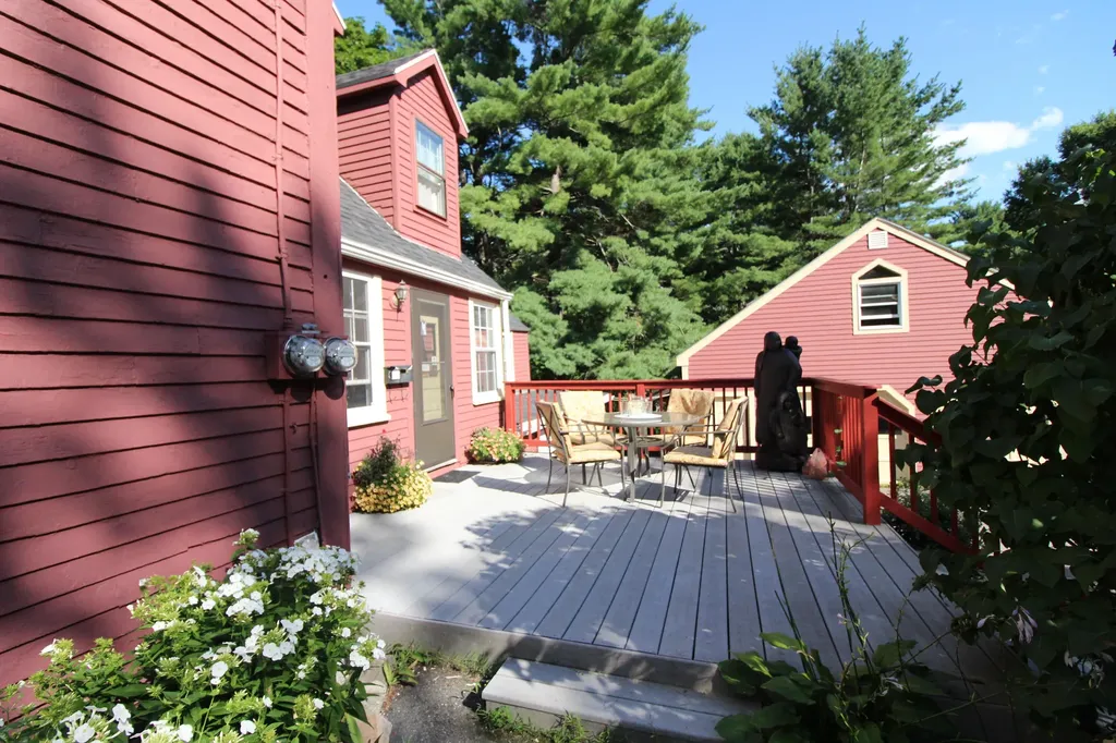 33 Pond Street Orono ME 04473