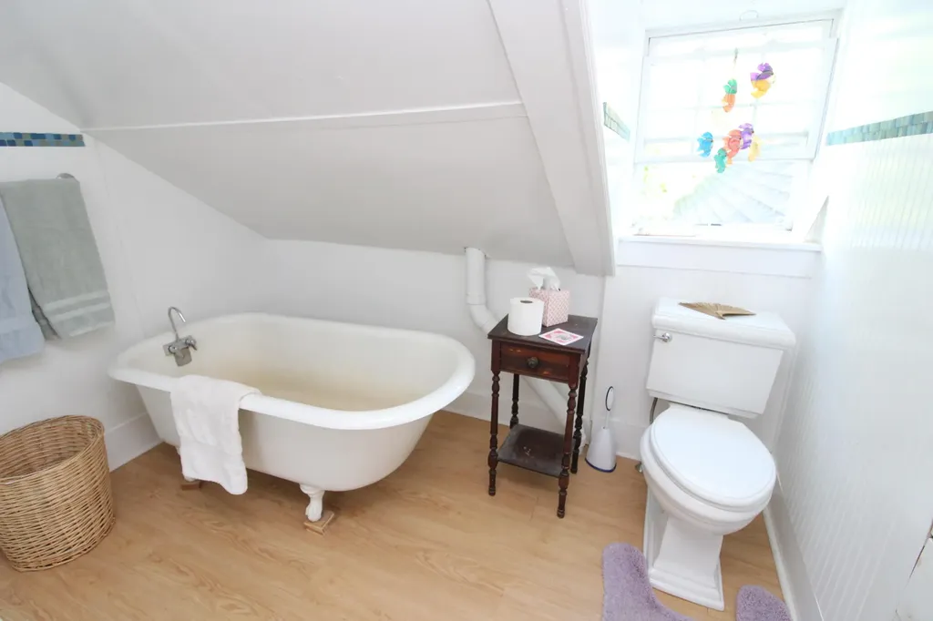 33 Pond Street Orono ME 04473
