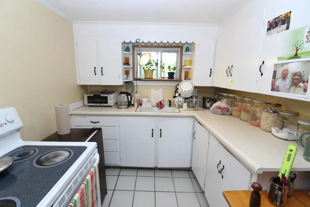 33 Pond Street Orono ME 04473