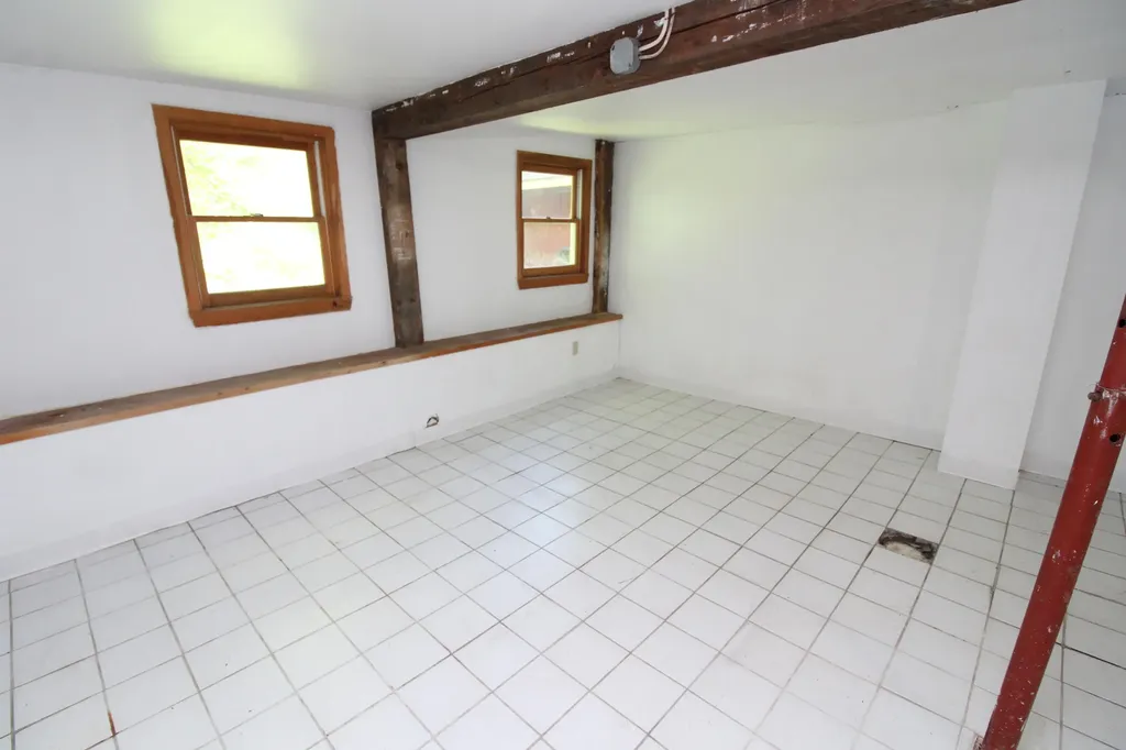 33 Pond Street Orono ME 04473