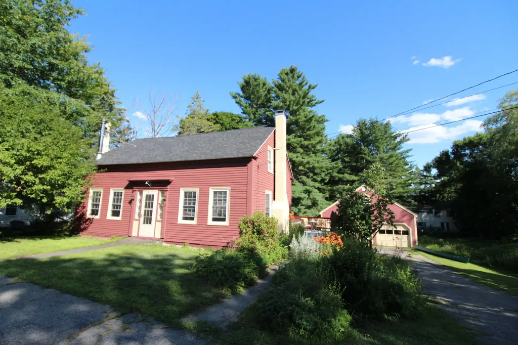 33 Pond Street Orono ME 04473