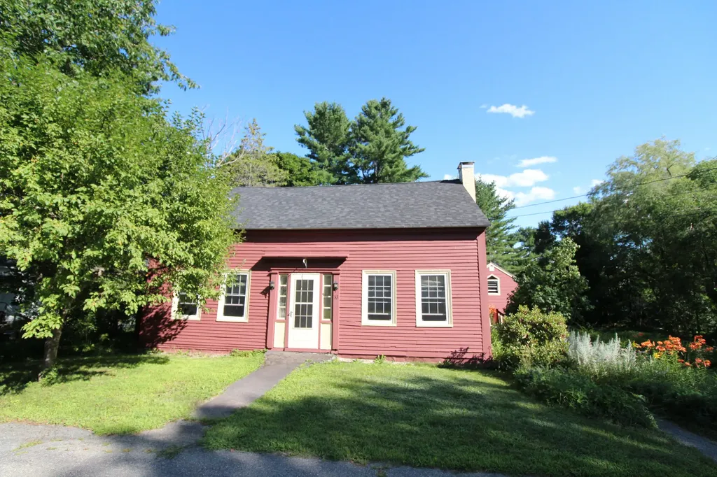 33 Pond Street Orono ME 04473