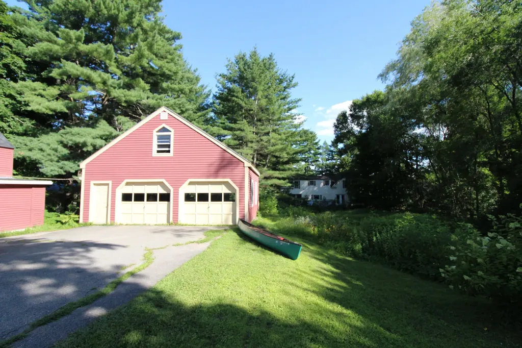33 Pond Street Orono ME 04473