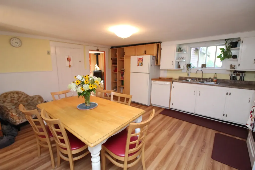 33 Pond Street Orono ME 04473