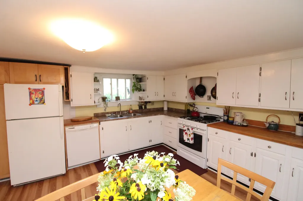 33 Pond Street Orono ME 04473