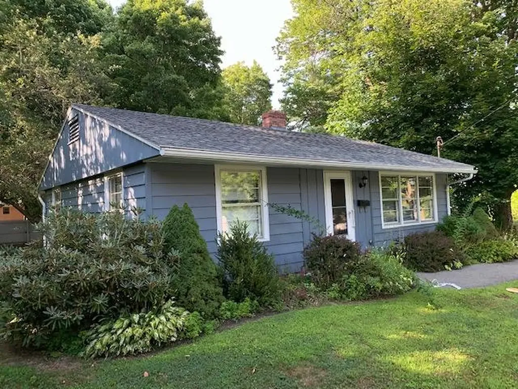 11 Almar Street Farmingdale ME 04344