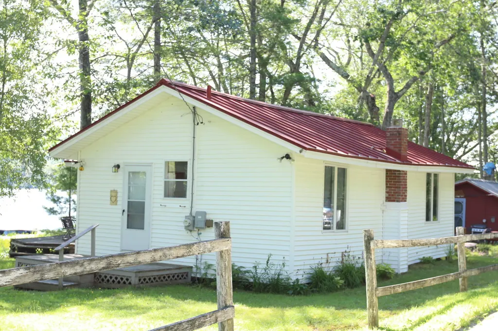 77 Summer Lane Union ME 04862