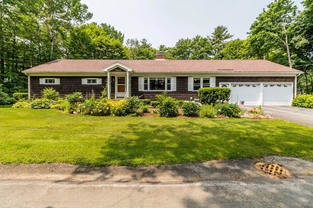 20 Woodland Road Rockland ME 04841