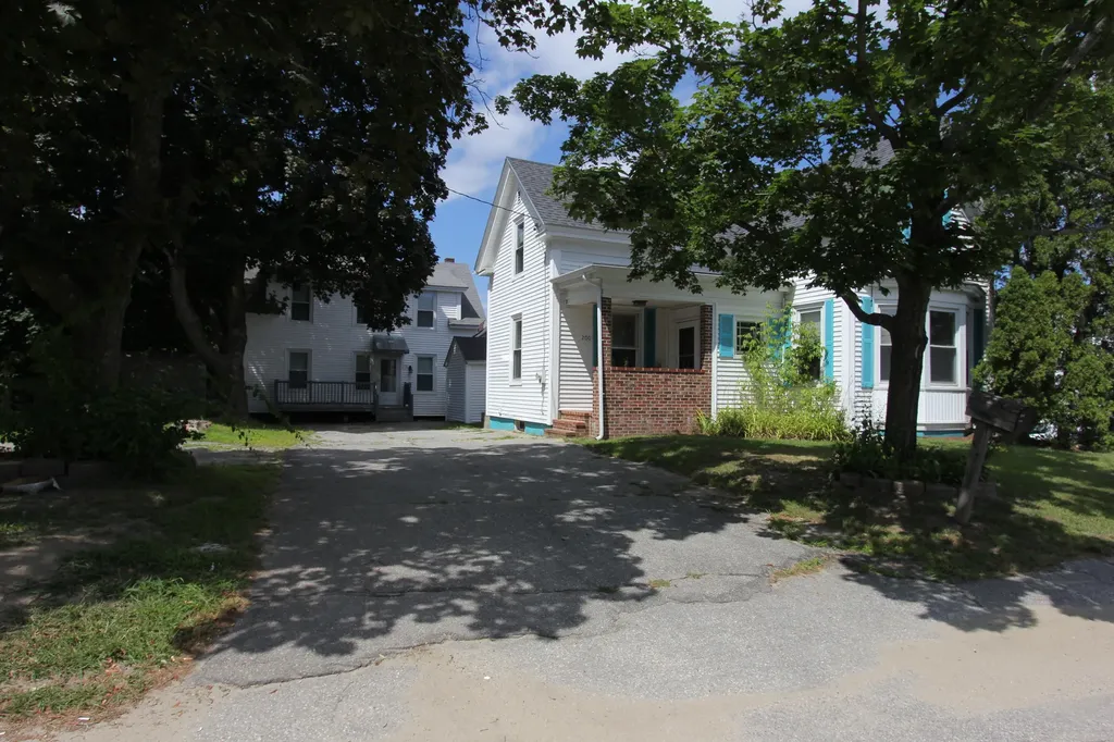 198 East Avenue Lewiston ME 04240