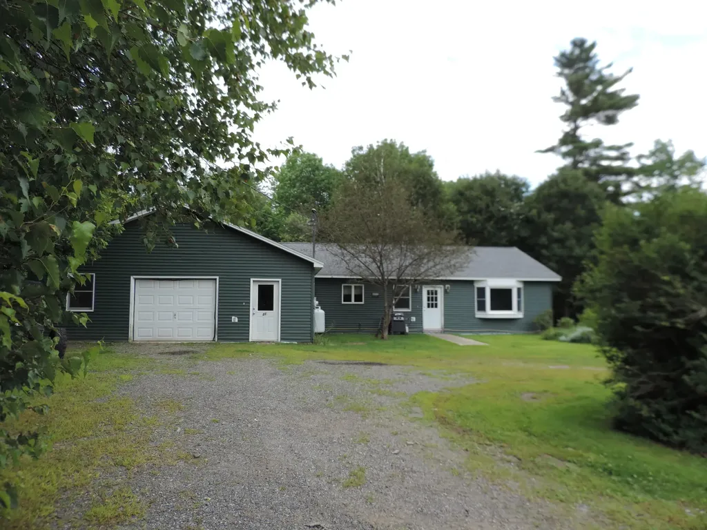21 Doughty Boulevard Levant ME 04456