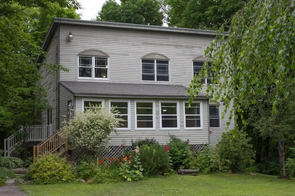 17 Cathy Street Augusta ME 04330