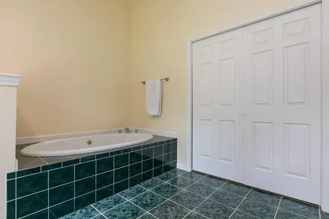 32 Colonial Drive Durham ME 04222