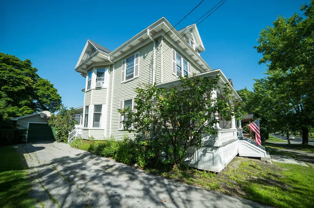 214 Broadway Bangor ME 04401