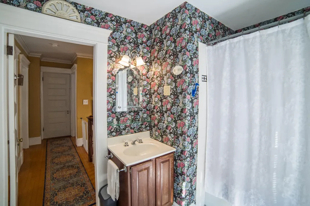 214 Broadway Bangor ME 04401