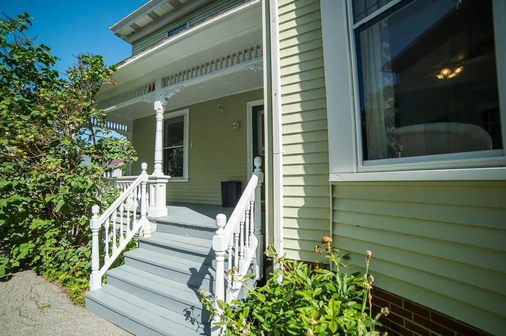 214 Broadway Bangor ME 04401