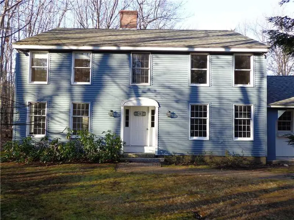 11 Susan Lane Falmouth ME 04105