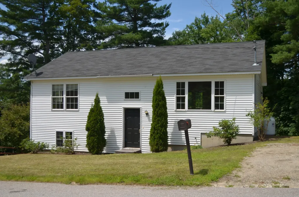 60 Jill Street Lewiston ME 04240