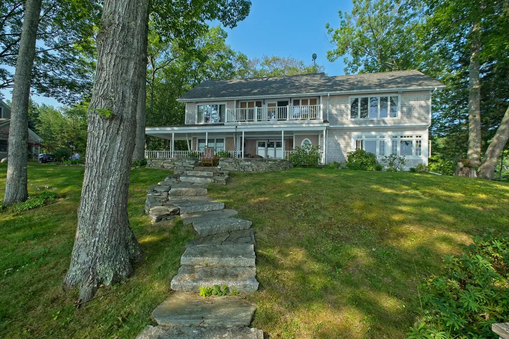 670 Shore Road Northport ME 04849
