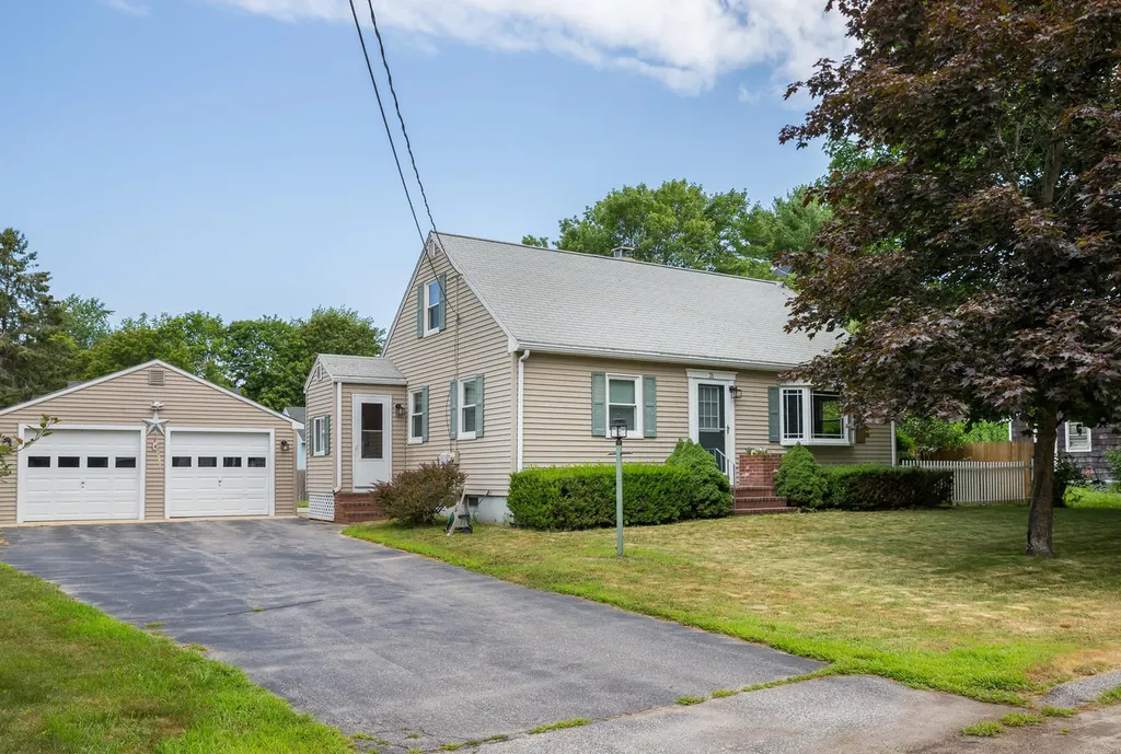 31 Puritan Drive Westbrook ME 04092